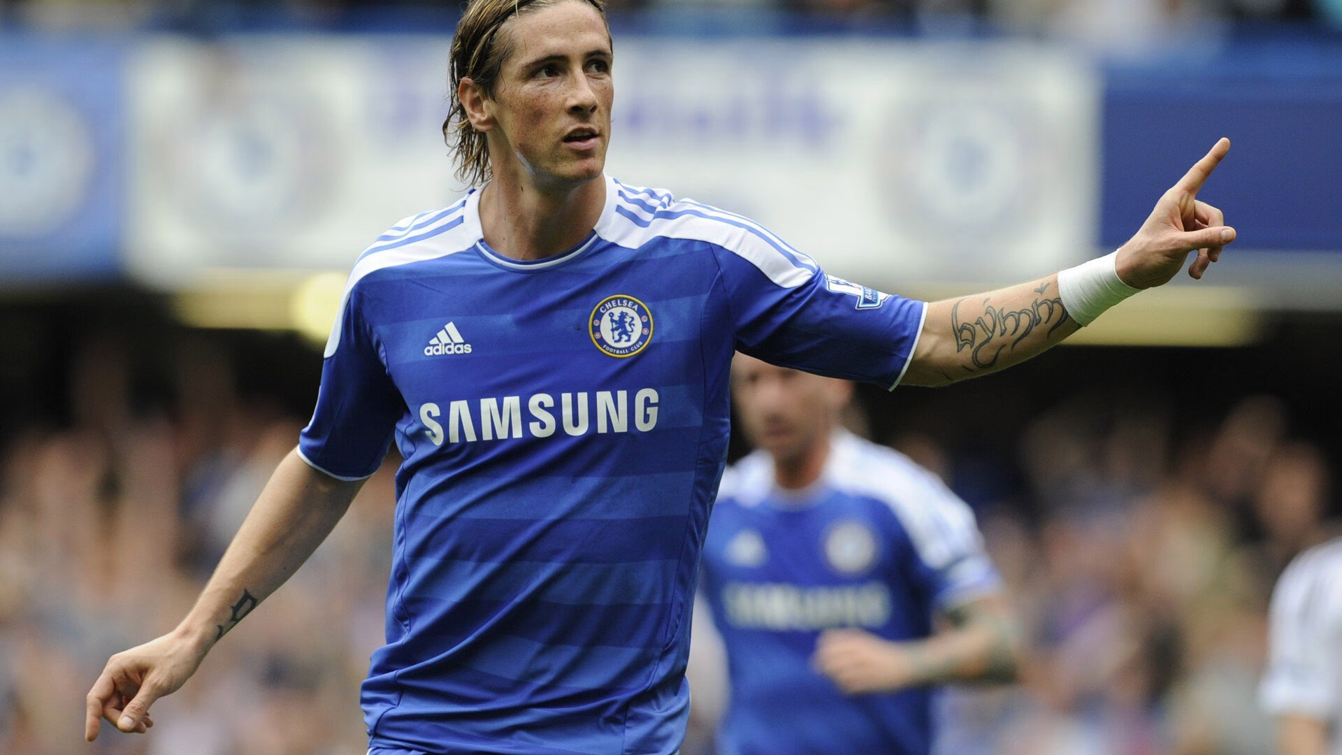 “视障人士安全跑道测试赛” 盲道系统首次在田径场试用